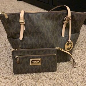 Michael Kors purse and wristlet